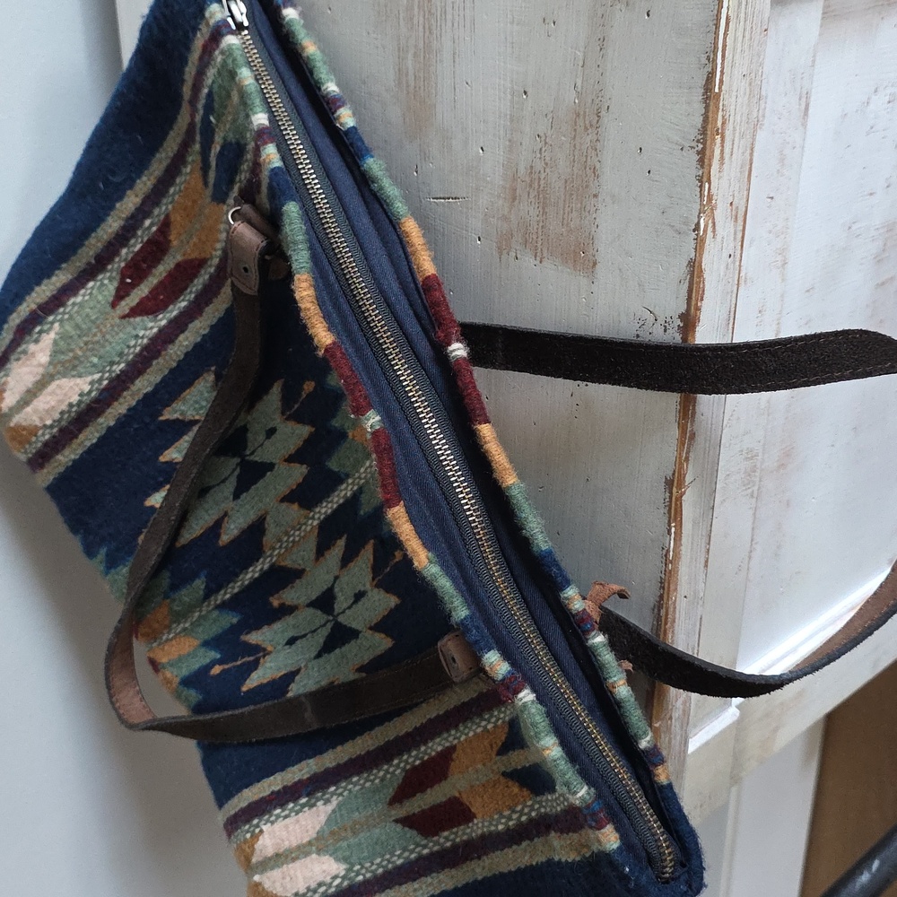 MZ Made 100% Wool Handmade Tote - Picture 11 of 13